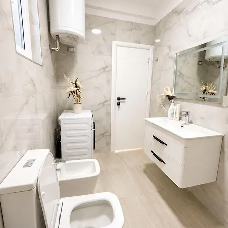 Holiday home Deon Vlore